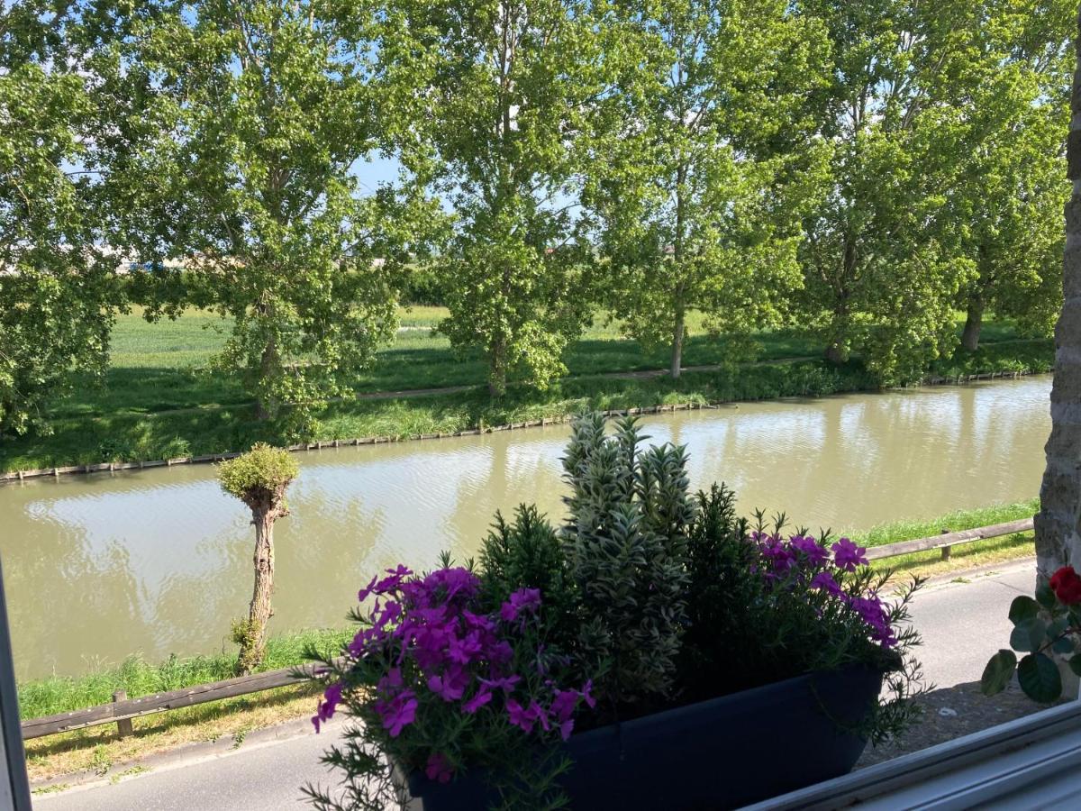Les Berges Hotel Bourbourg Exterior photo